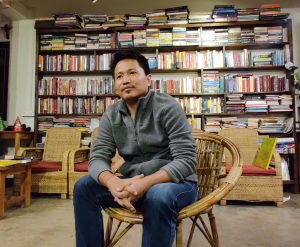 rootsandleisure_books_and_coffee